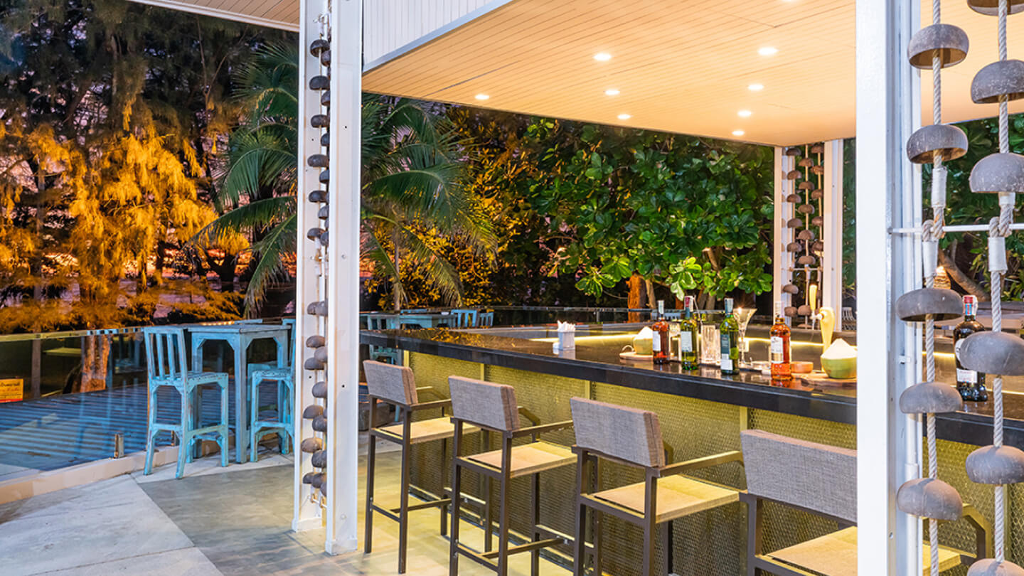 dining-poolbar-kr